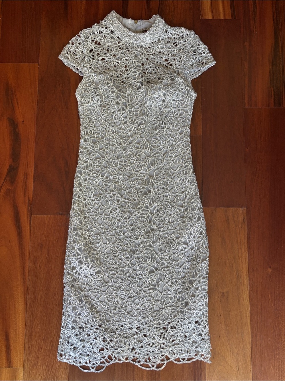 Silver semi formal - Picture 3 of 16